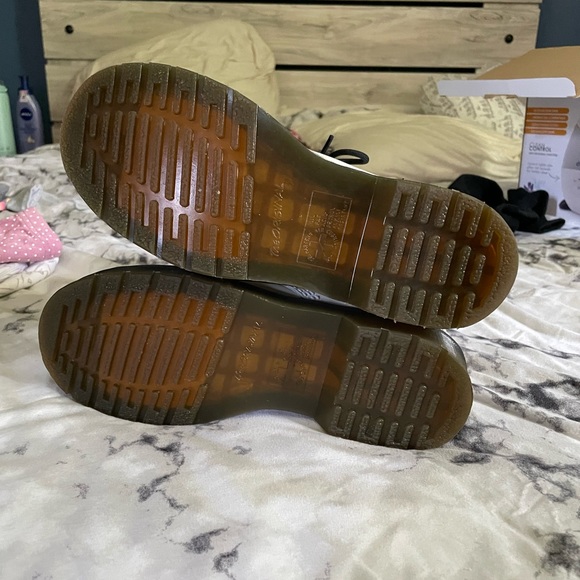 Size 6 doc martens in white. Worn maybe 5 times - Picture 4 of 5